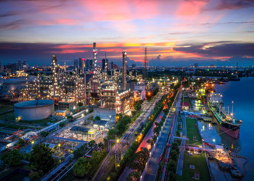 refineries_and_petrochemical_plants_istock _51.jpg——943356040